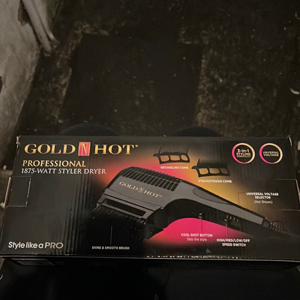 Gold n Hot professional 1875 watt styler dryer